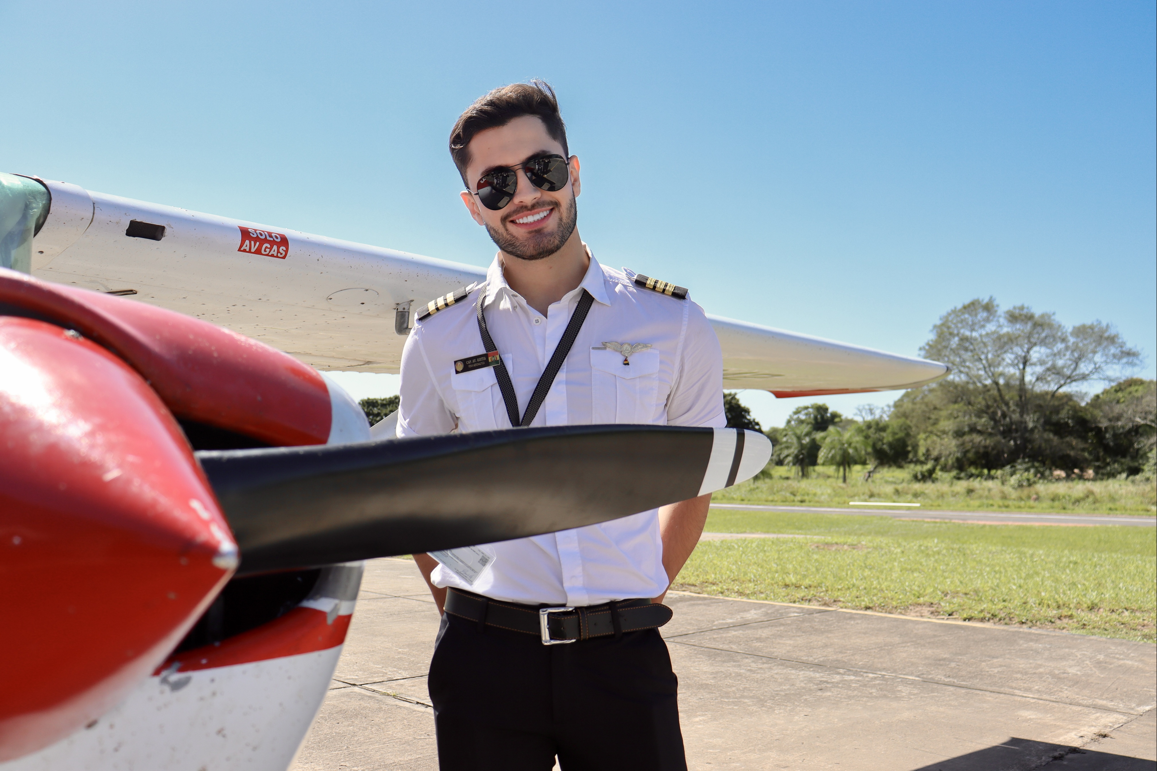 Entrenamiento de vuelo en la academia Fénix